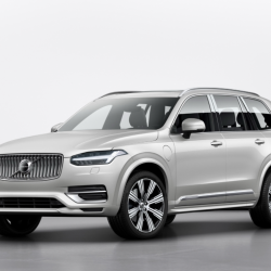 Refreshed Design: Volvo XC90 Facelift 2024 – Discovering the Latest Updates