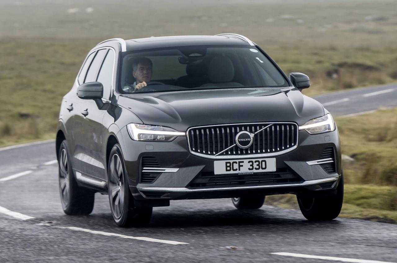 Hybrid Power: Volvo XC60 T6 Recharge 2024 - Embracing Sustainable Driving
